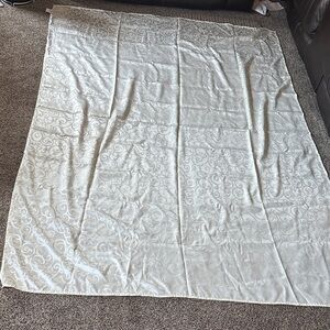 Rectangular cream color Table Cloth with 3 Napkins